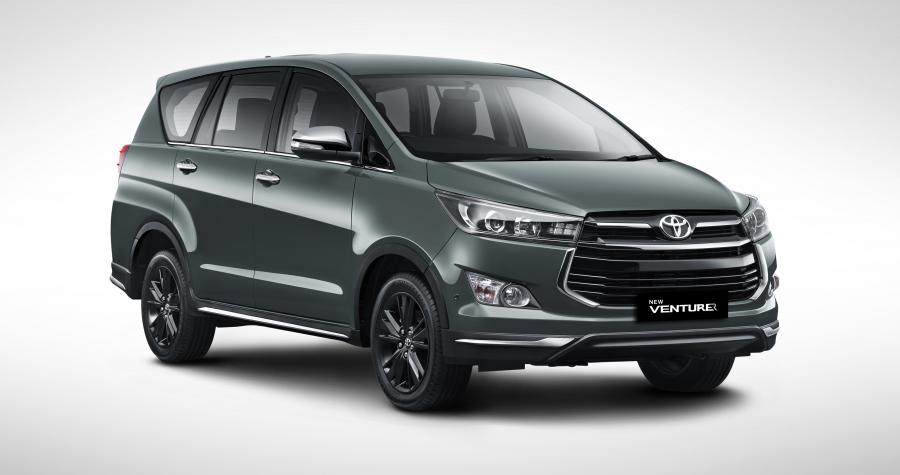  Toyota Kijang Innova Venturer 2017 года  (фото 1 из 2)